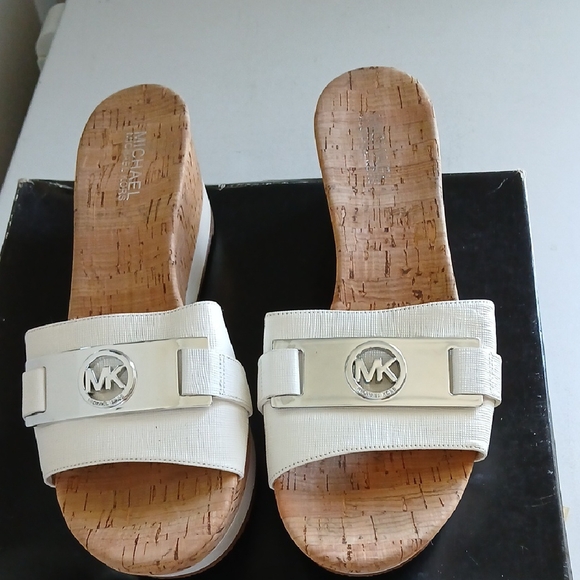 Michael Kors White Slide Sandals - Picture 1 of 2